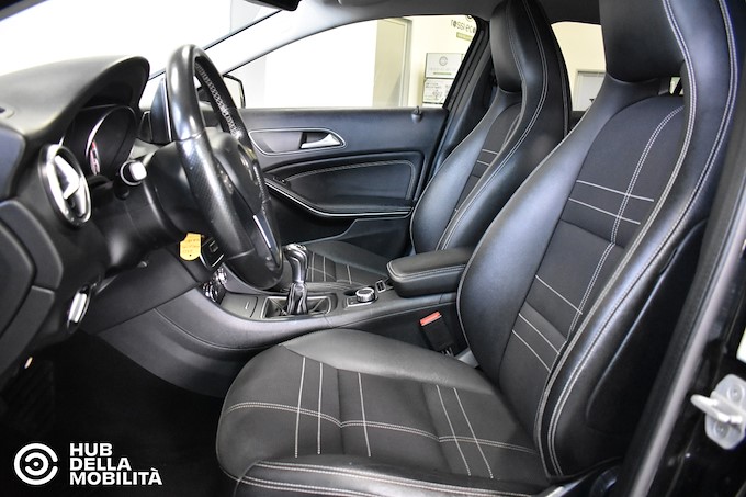 MERCEDES-BENZ GLA 180 CDI Sport